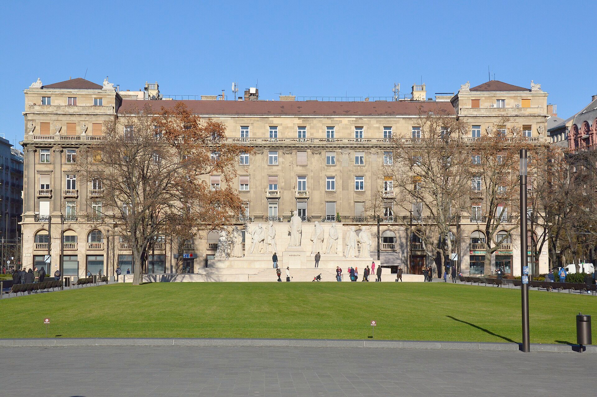 Kossuth Square — the Kossuth Memorial before the Parliament